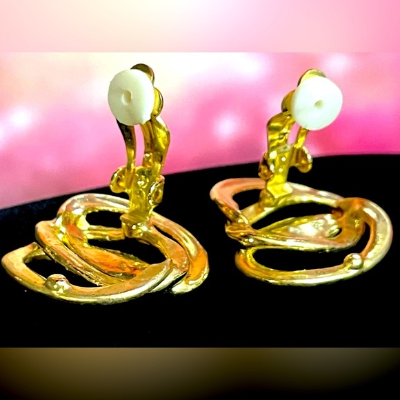 Gold tone spiral swirl clip on earrings​ - Picture 2 of 4